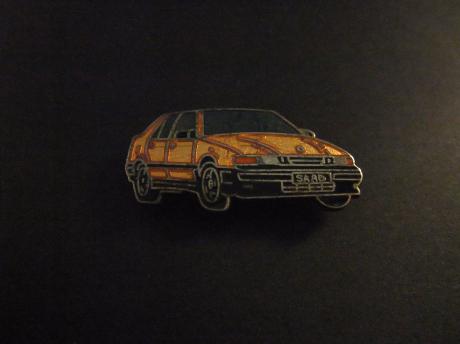 Saab 9000 CS oranje